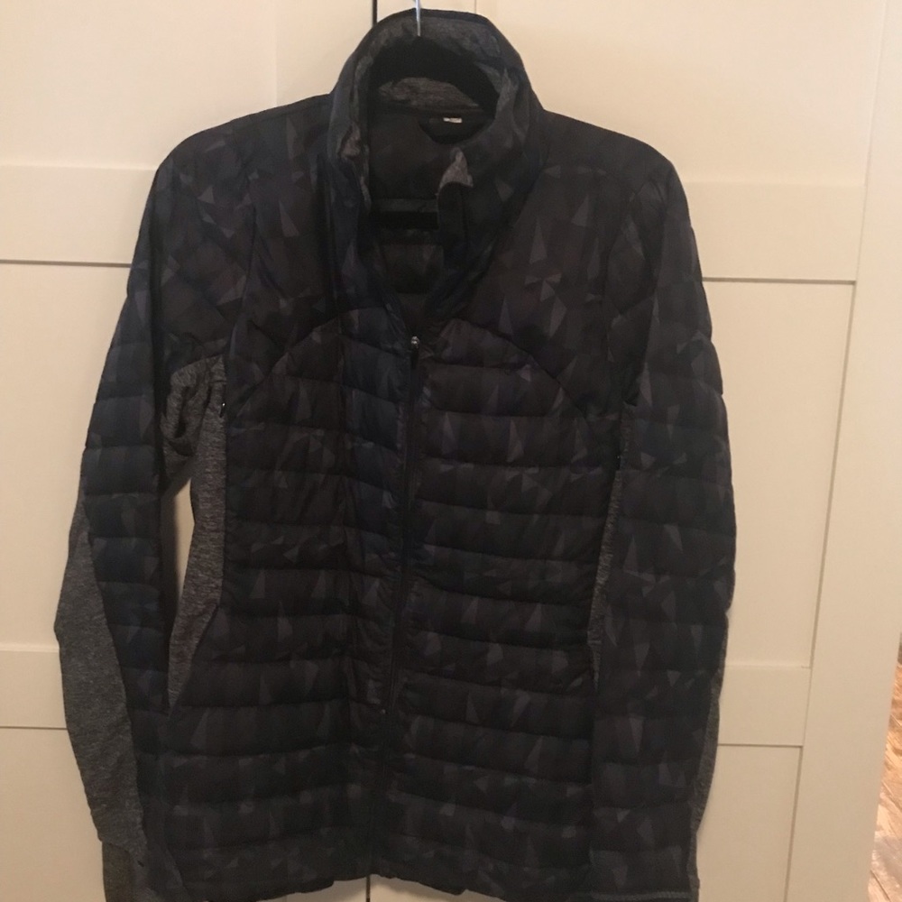Lululemon jacket. Great condition, size 10.